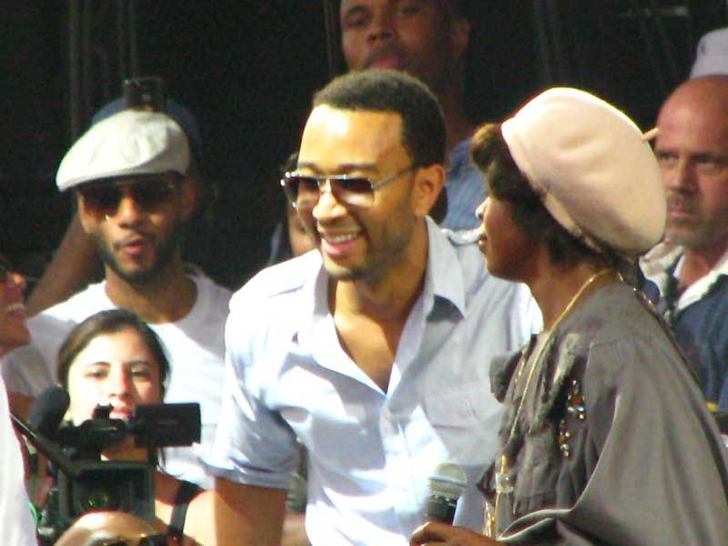 Lauryn Hill introduces John Legend at Rock the Bells, New York, 2010